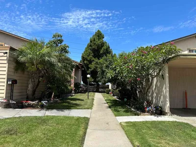 1450 Melrose 103