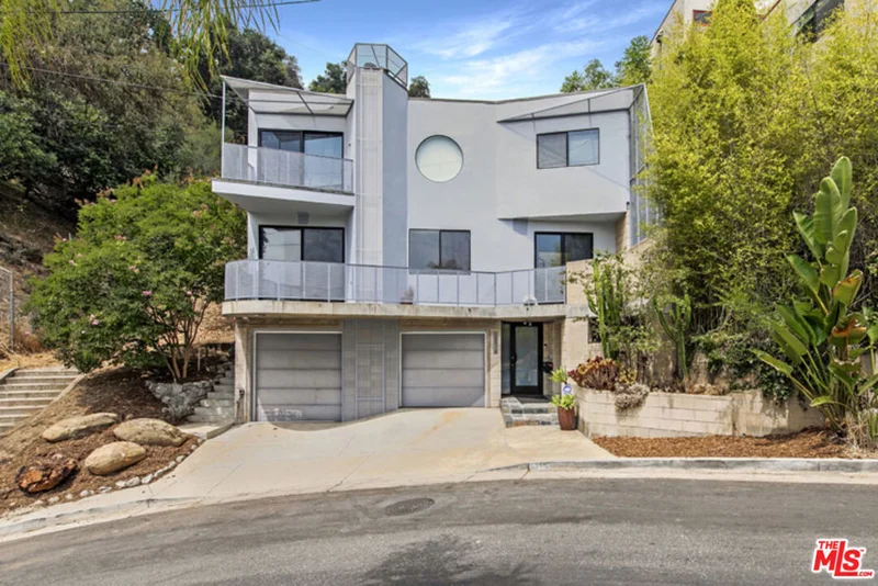 2216 Bancroft Avenue