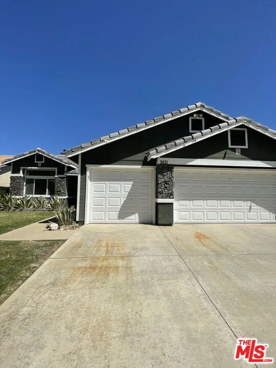 2611 Gemstone Avenue