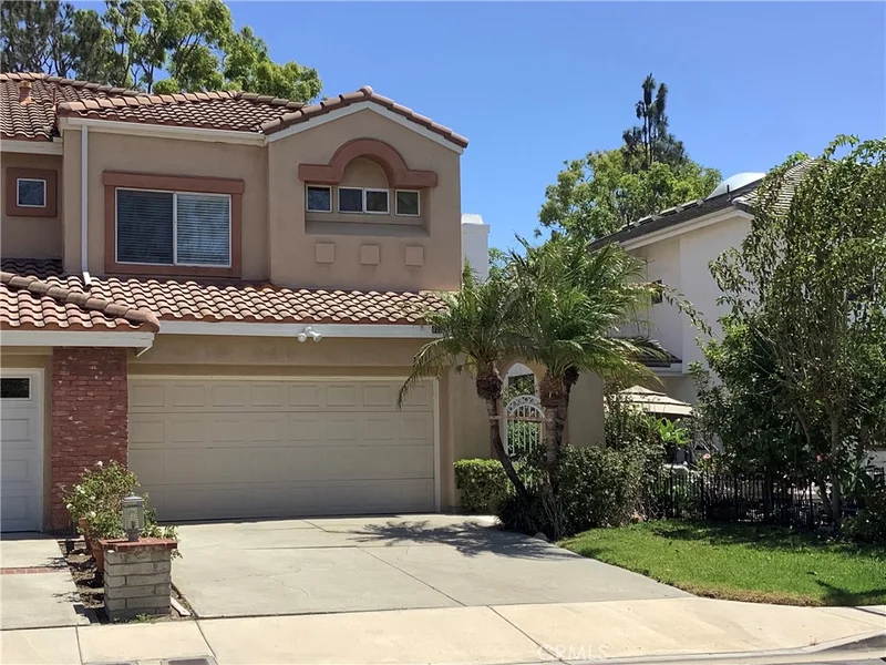 932 S Lone Pine