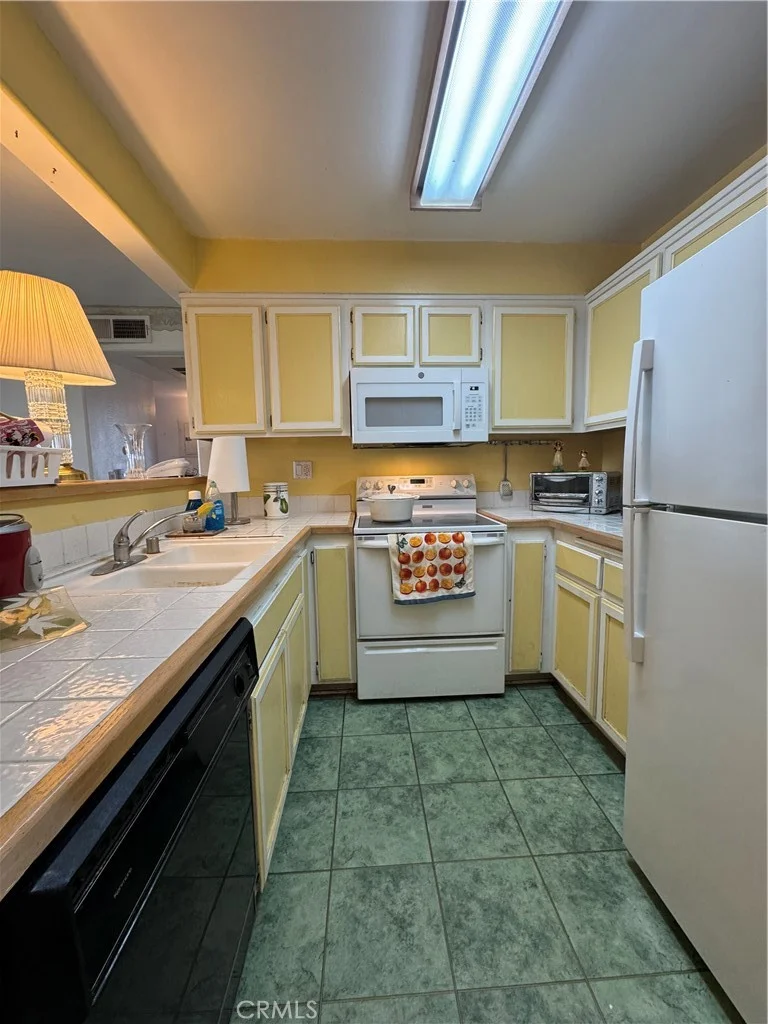 Photo 2 of 11410 Brookshire 227