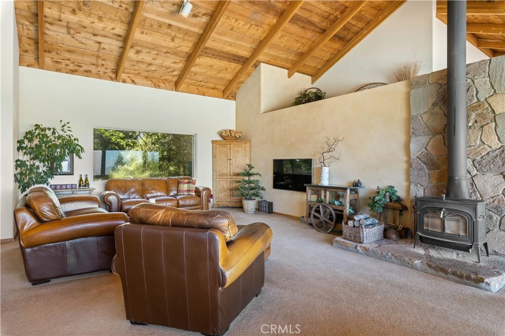 Interior 4