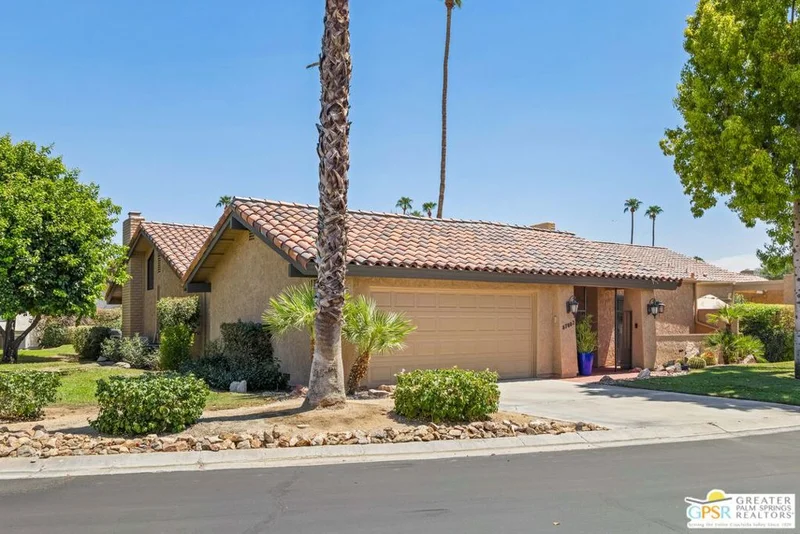 Photo 2 of 37892 Los Cocos Drive