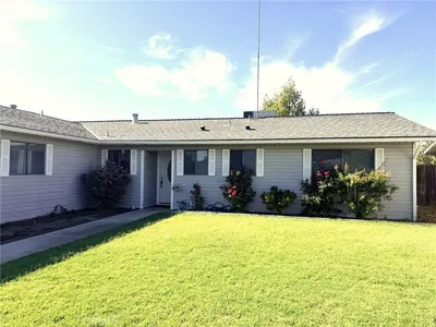 33 E Wallis