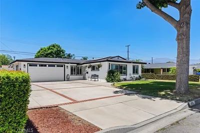 4711 N Hollenbeck photo 2