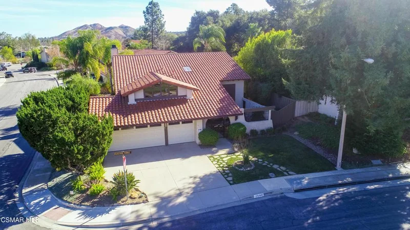 1504 Folkestone Terrace photo 2
