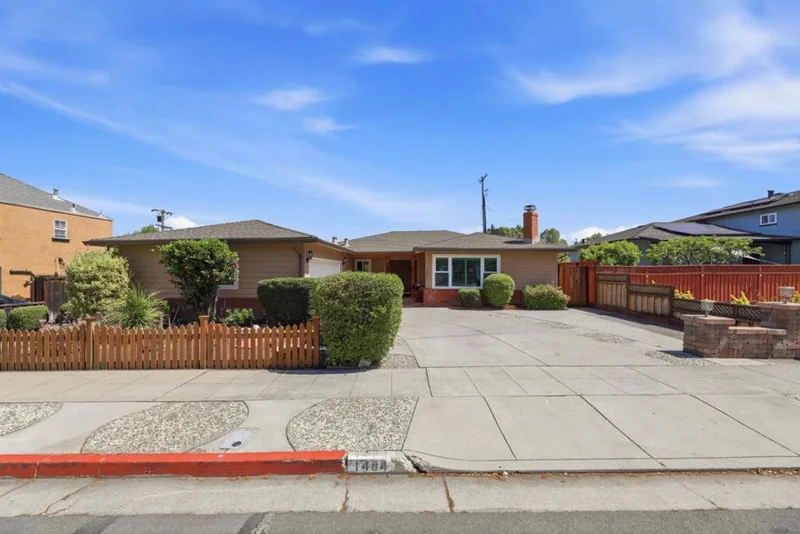 1484 Bird Avenue photo 2