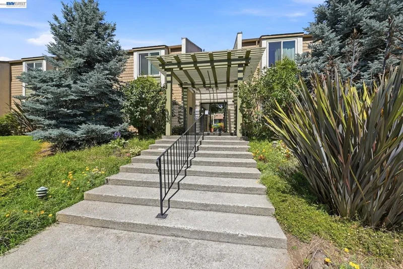 3419 Pennsylvania Cmn