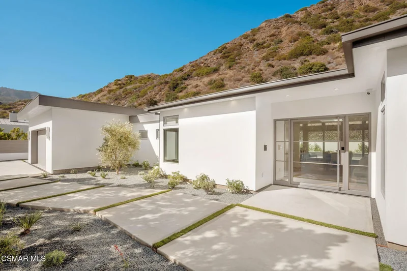 Photo 2 of 5924 Paseo Canyon Drive