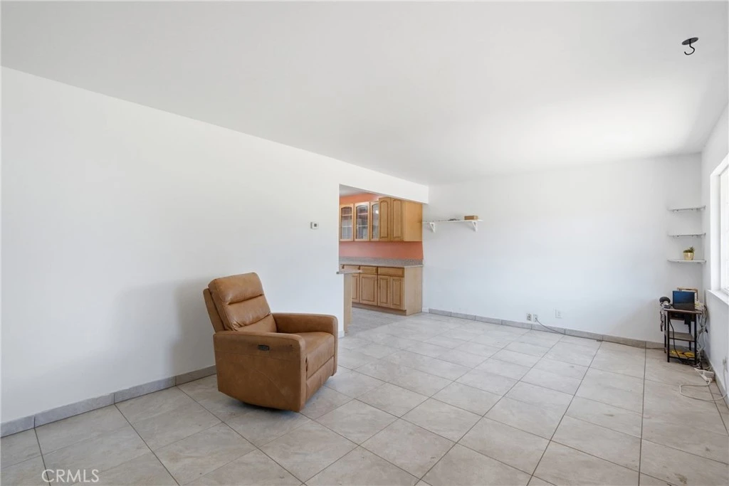 Interior 4