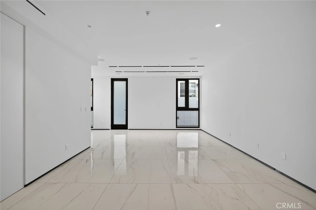 Interior 3