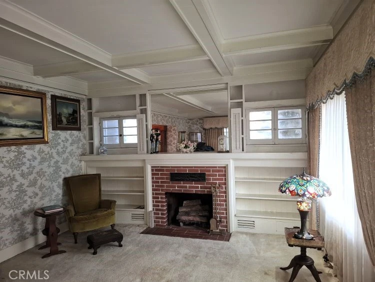 Interior 4