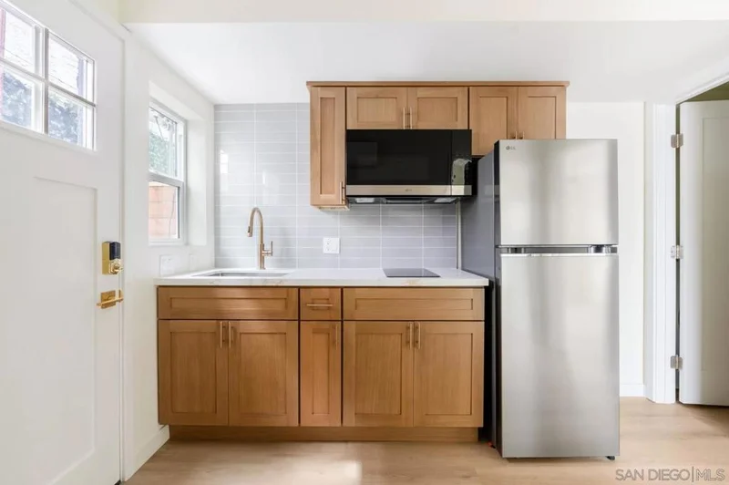 722 E 116Th