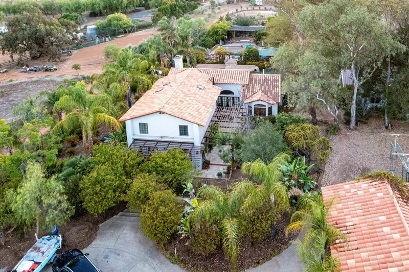 20276 Rancho Villa Road photo 2