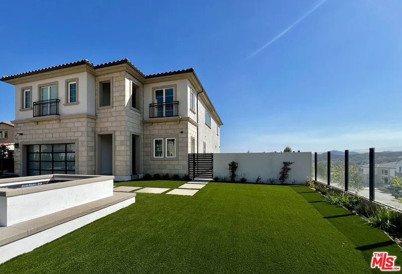 20758 W Deer Grass Court