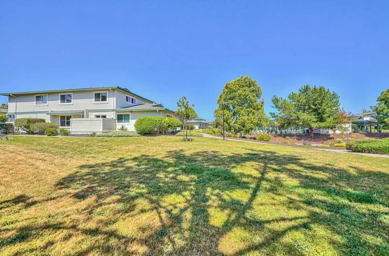 4402 Starboard Court photo 2
