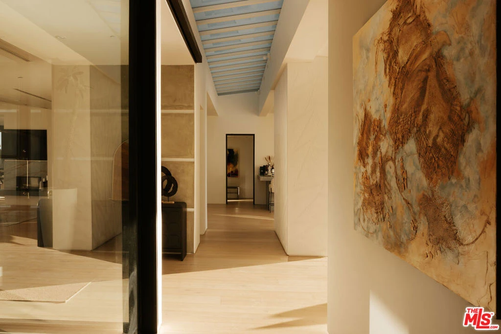 Interior 3
