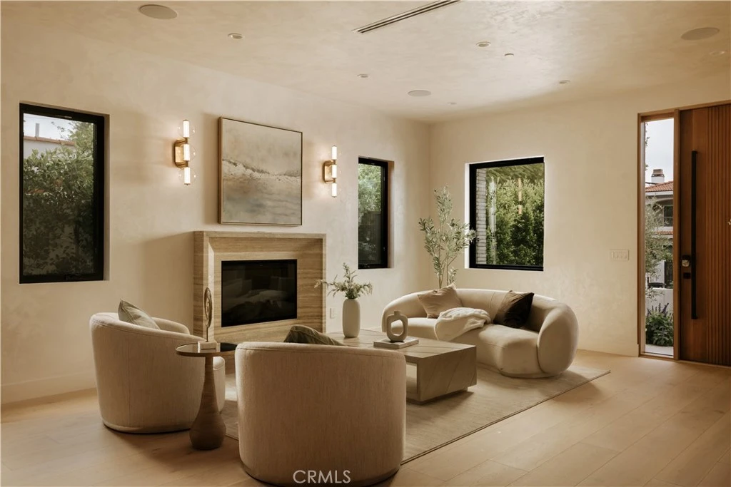 Interior 3