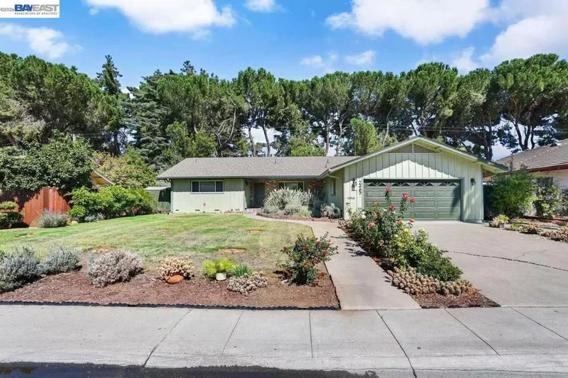 2465 W Benjamin Holt Dr