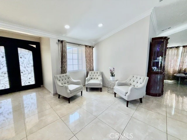 Interior 3