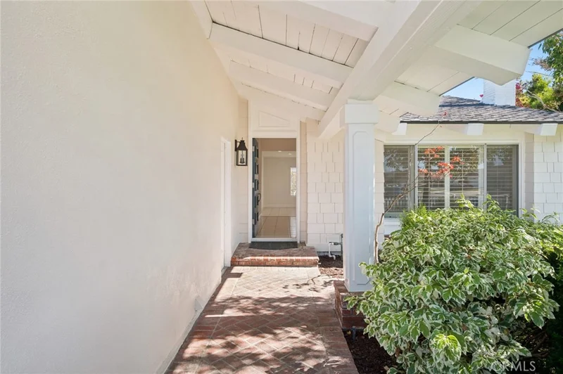 8822 Bellshire photo 2