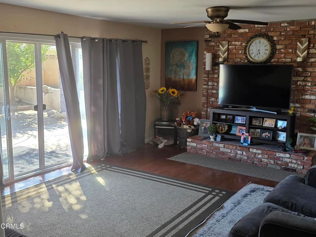 Interior 4