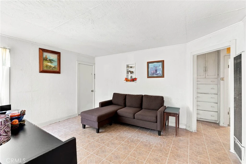 Interior 3