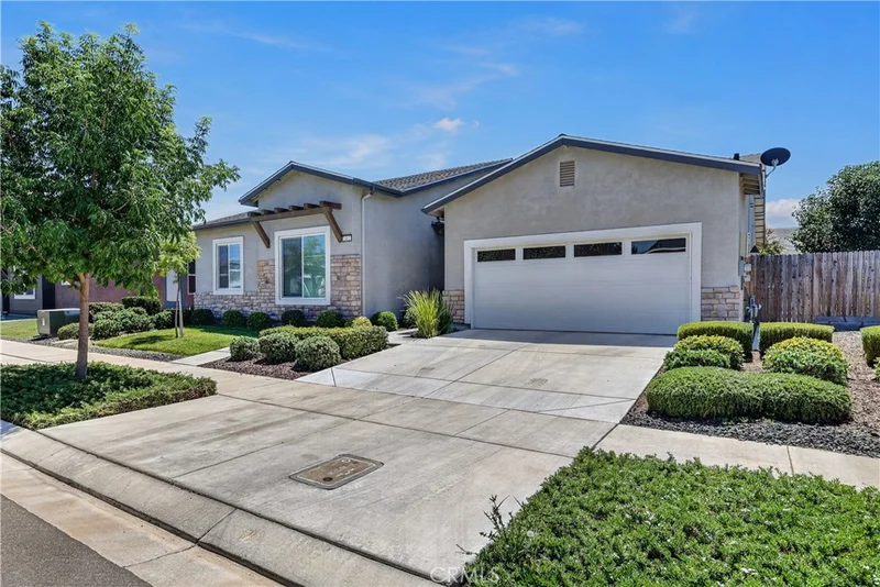 Photo 2 of 2462 Valverde Drive