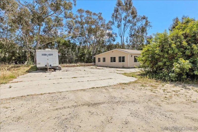 5461 Rainbow Creek photo 2