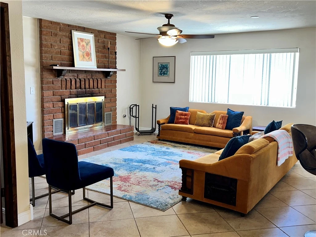 Interior 4