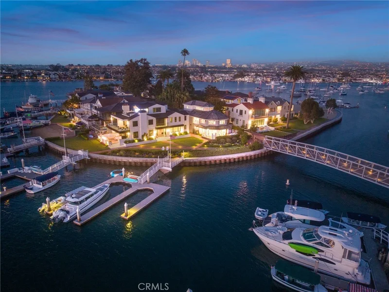 21 Bay Island photo 2