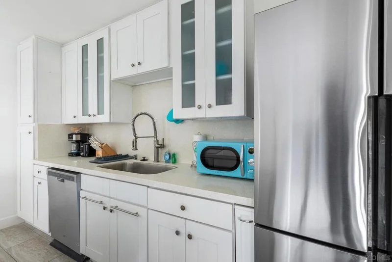8529 Villa La Jolla Drive E photo 2