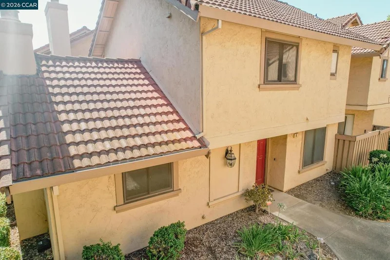 8 Del Prado Cir