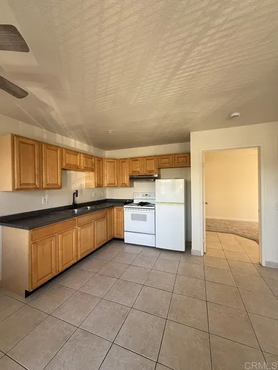 4120 Estrella Ave 14 photo 2