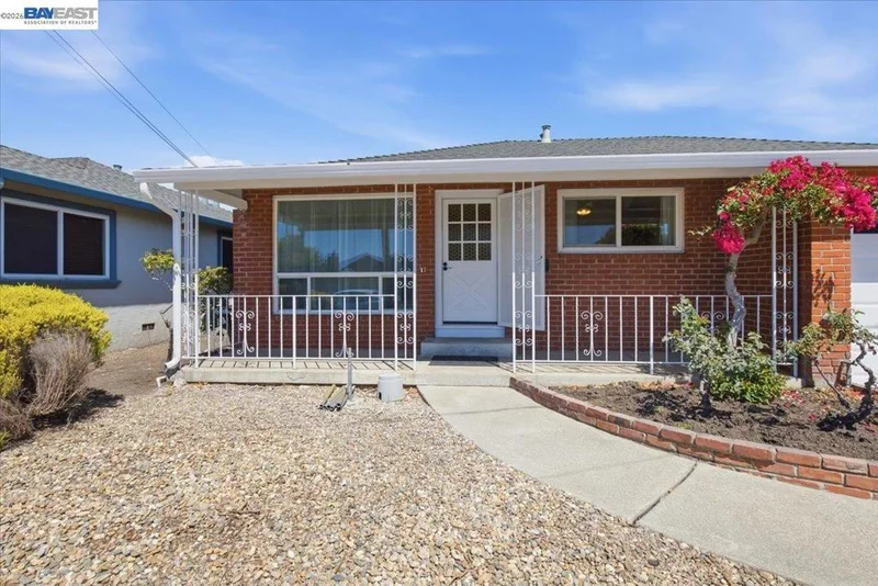 701 Floresta Blvd photo 2