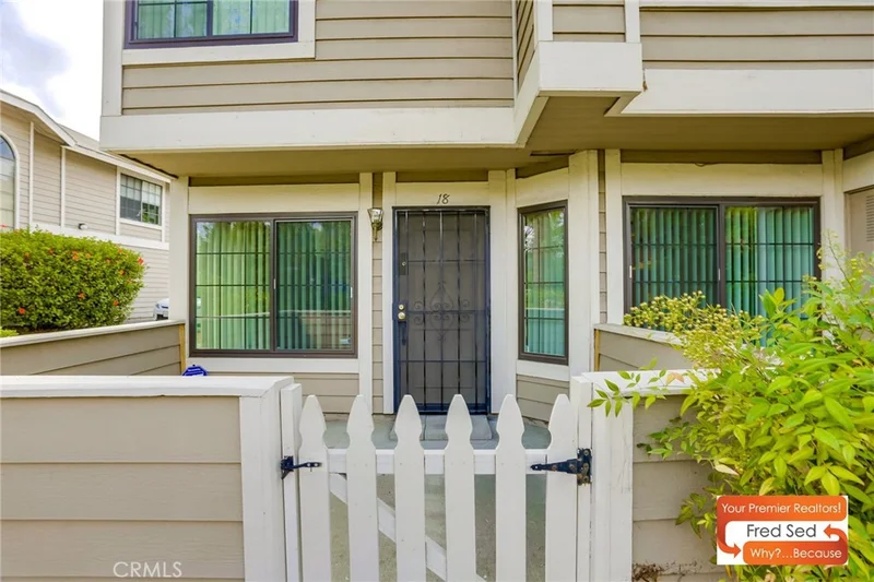 11350 Foothill photo 2