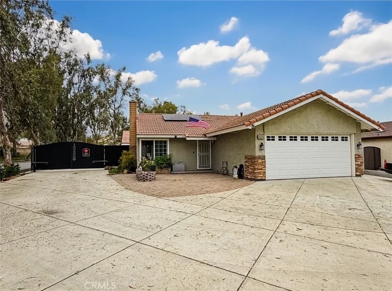12426 Lilac Court photo 2