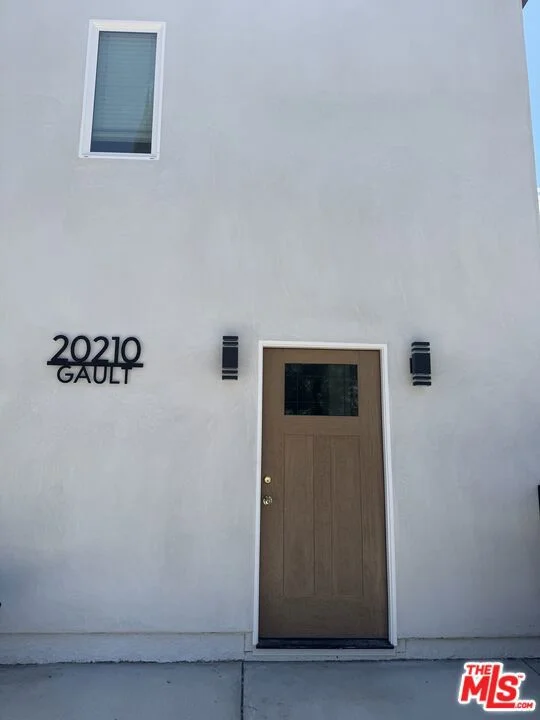20210 W Gault Street
