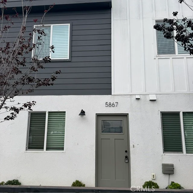 5867 Towne photo 2