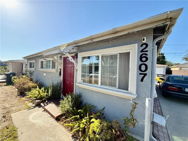 Photo 2 of 2607 W Olive Avenue