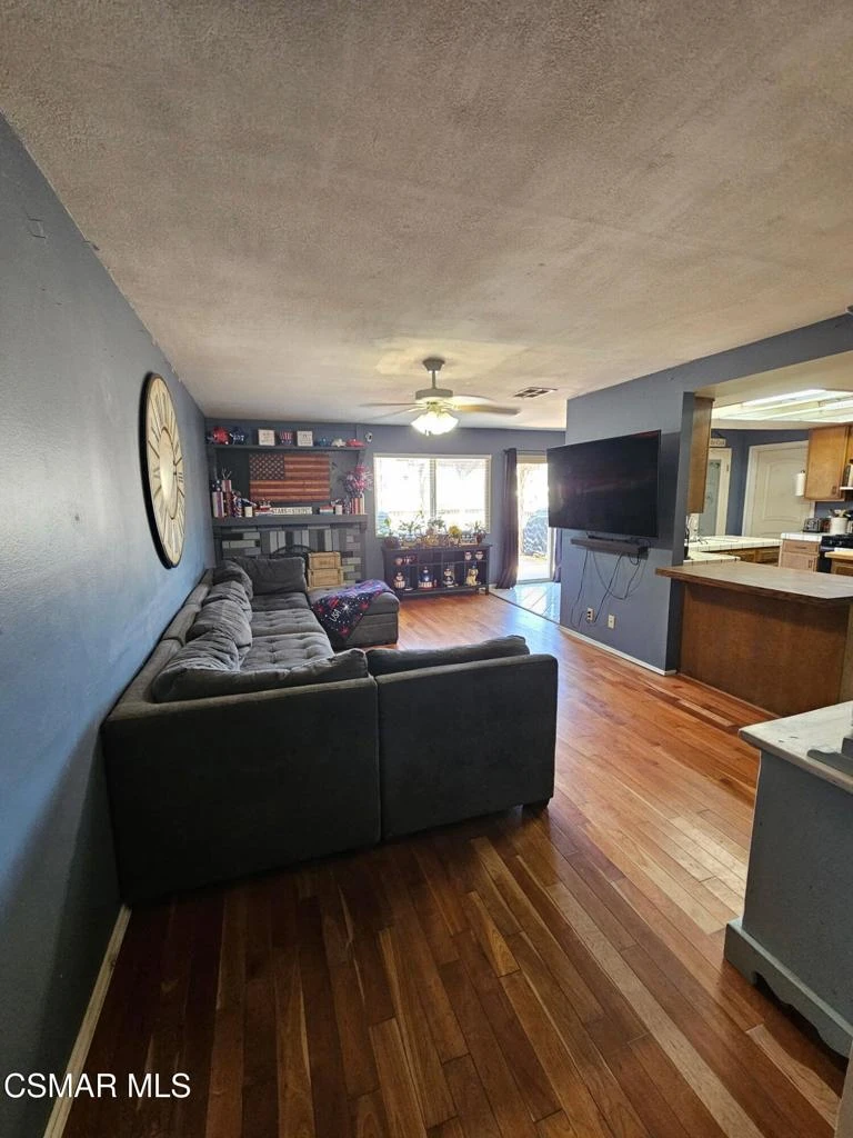 Interior 4