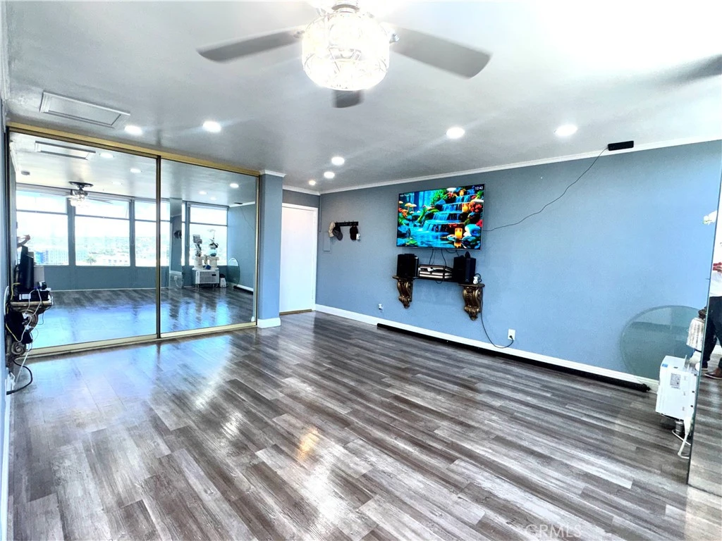 Interior 3