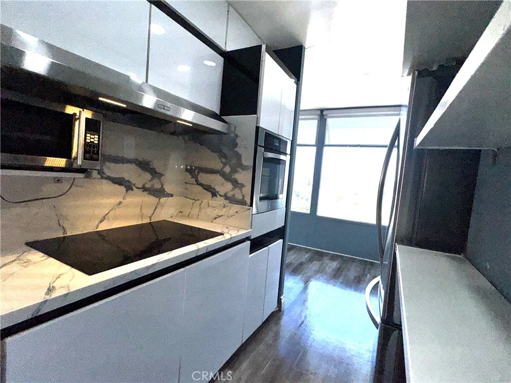 Interior 4