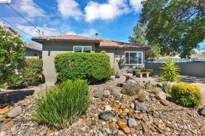 1411 C St photo 2
