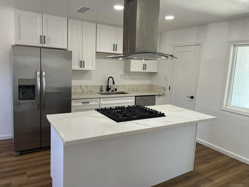 5375 Churchward photo 2