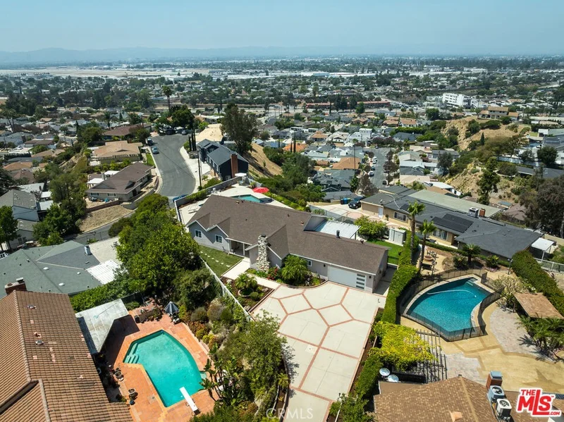 8471 Vine Valley