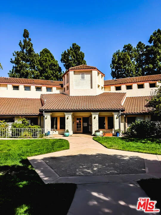 501 Palisades Drive 317