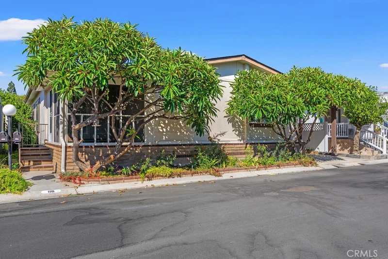 5200 Irvine Blvd. 116