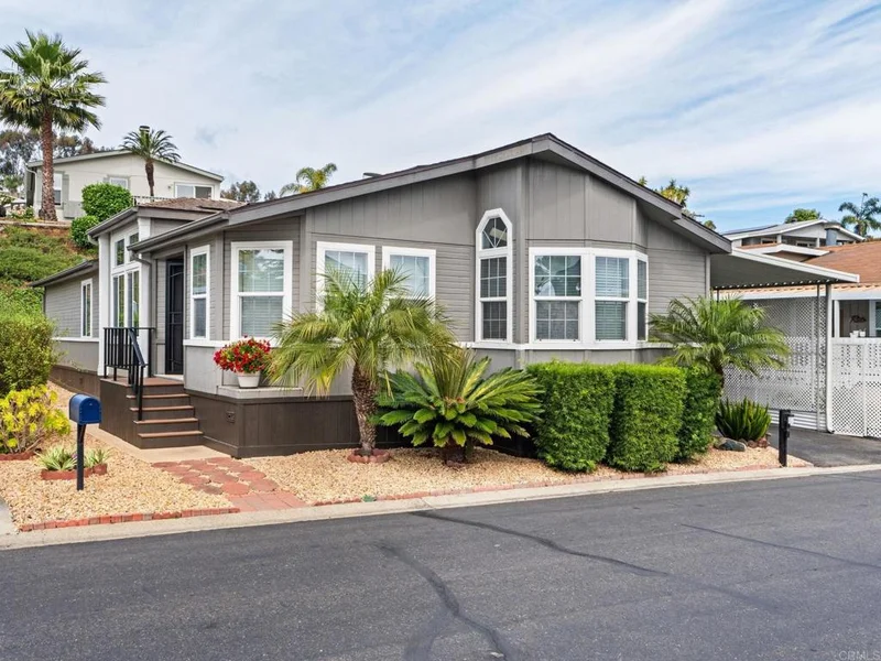 444 N El Camino Real SPC 64