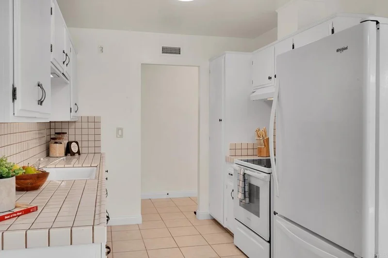 Photo 2 of 1122 Elrose Ct